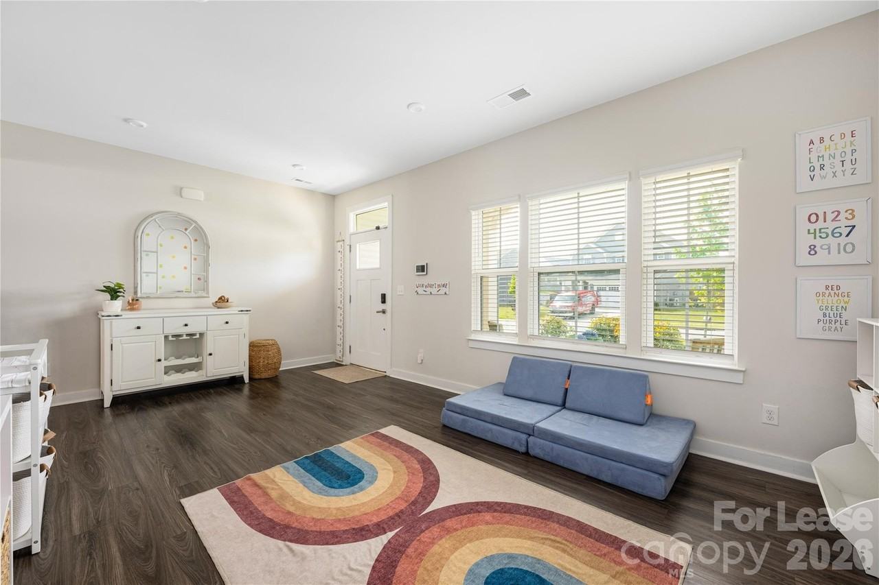 1636 Tundra Ln - Photo 4 of 36