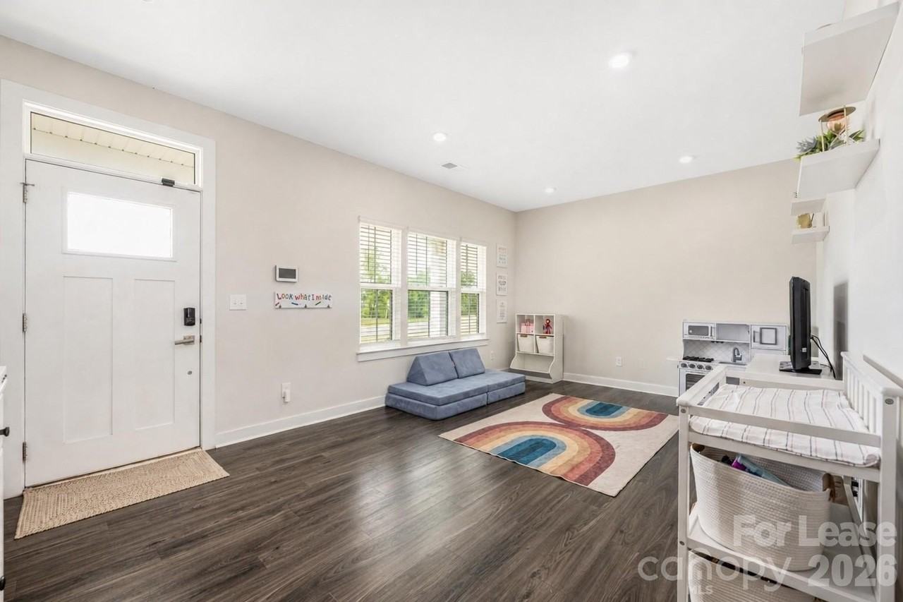 1636 Tundra Ln - Photo 5 of 36