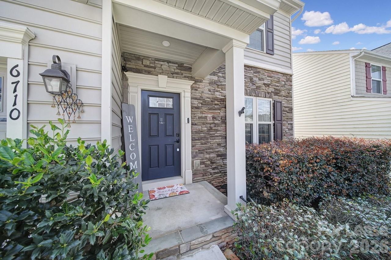 6710 Carradale Way - Photo 2 of 47