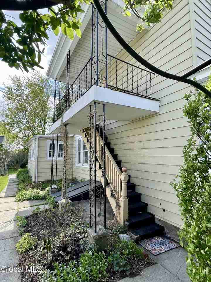 32 Wilmer Ave - Photo 3 of 21