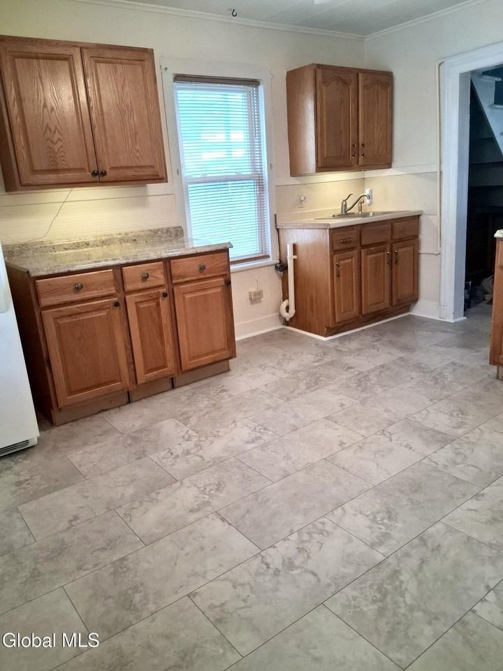 32 Wilmer Ave - Photo 6 of 21