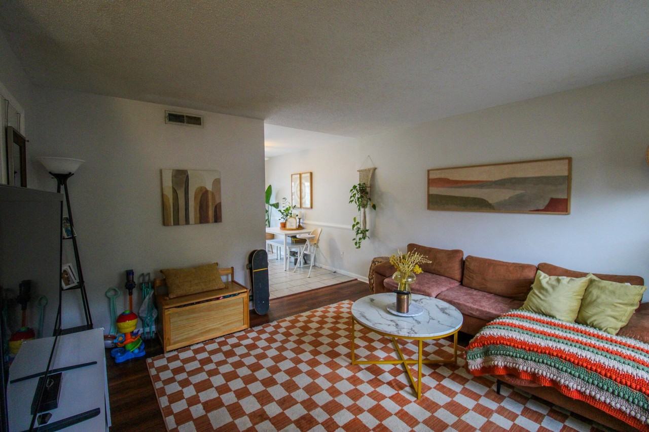 1423 Ashley River Rd #1D - Photo 2 of 11