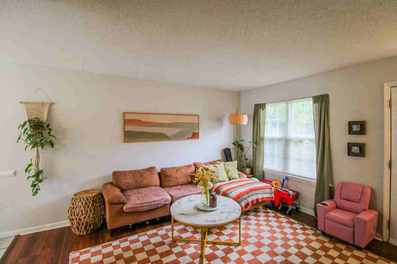 1423 Ashley River Rd #1D - Photo 3 of 11