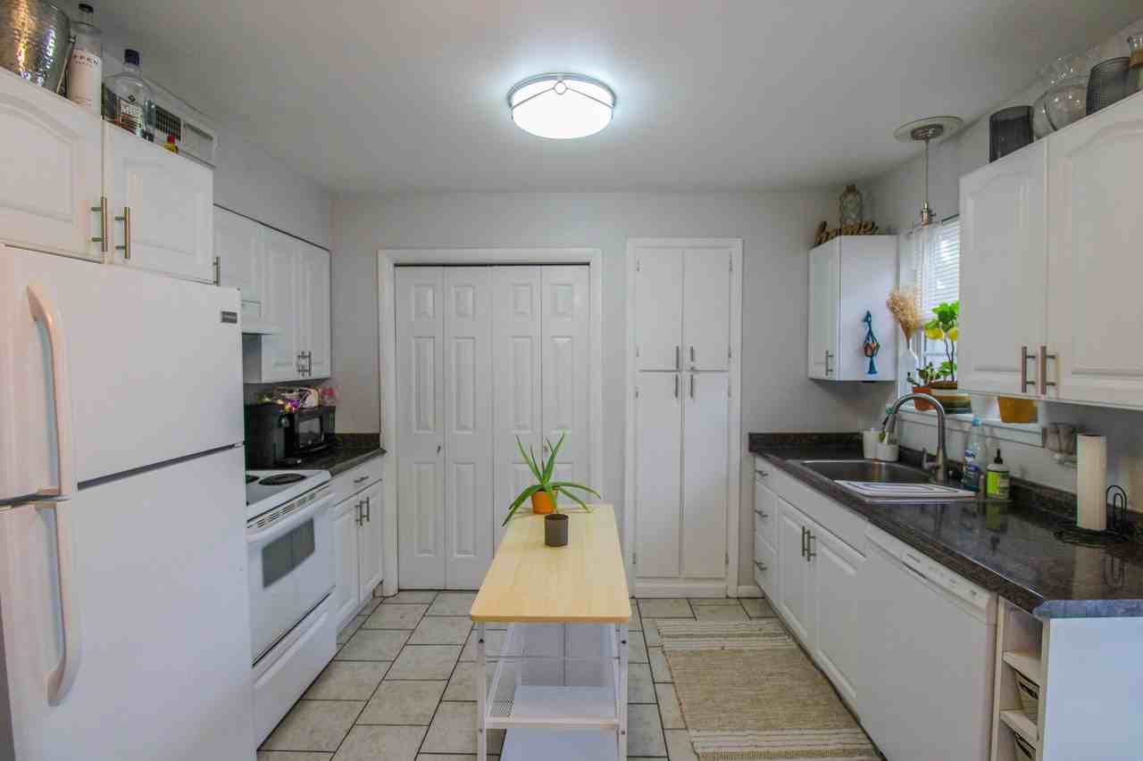 1423 Ashley River Rd #1D - Photo 6 of 11