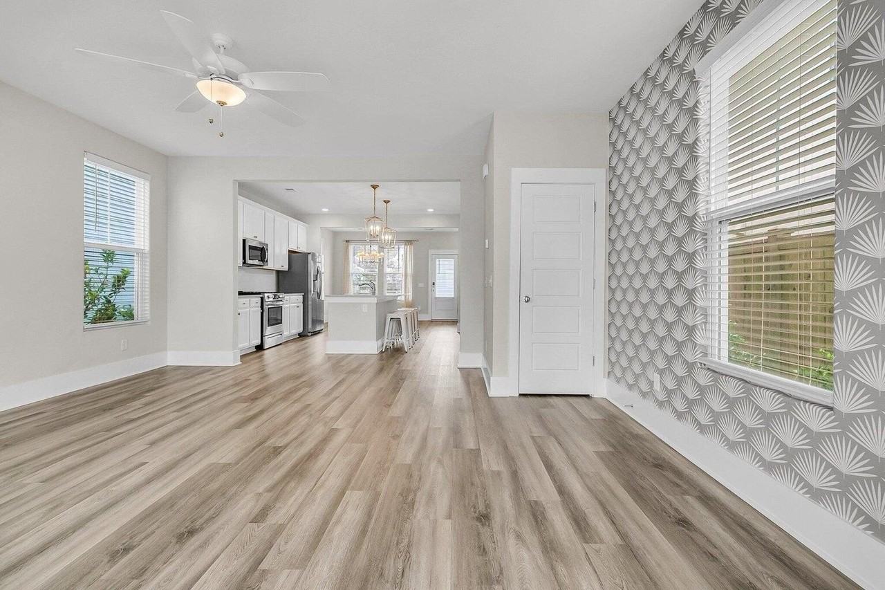 243 Symphony Ave - Photo 2 of 22