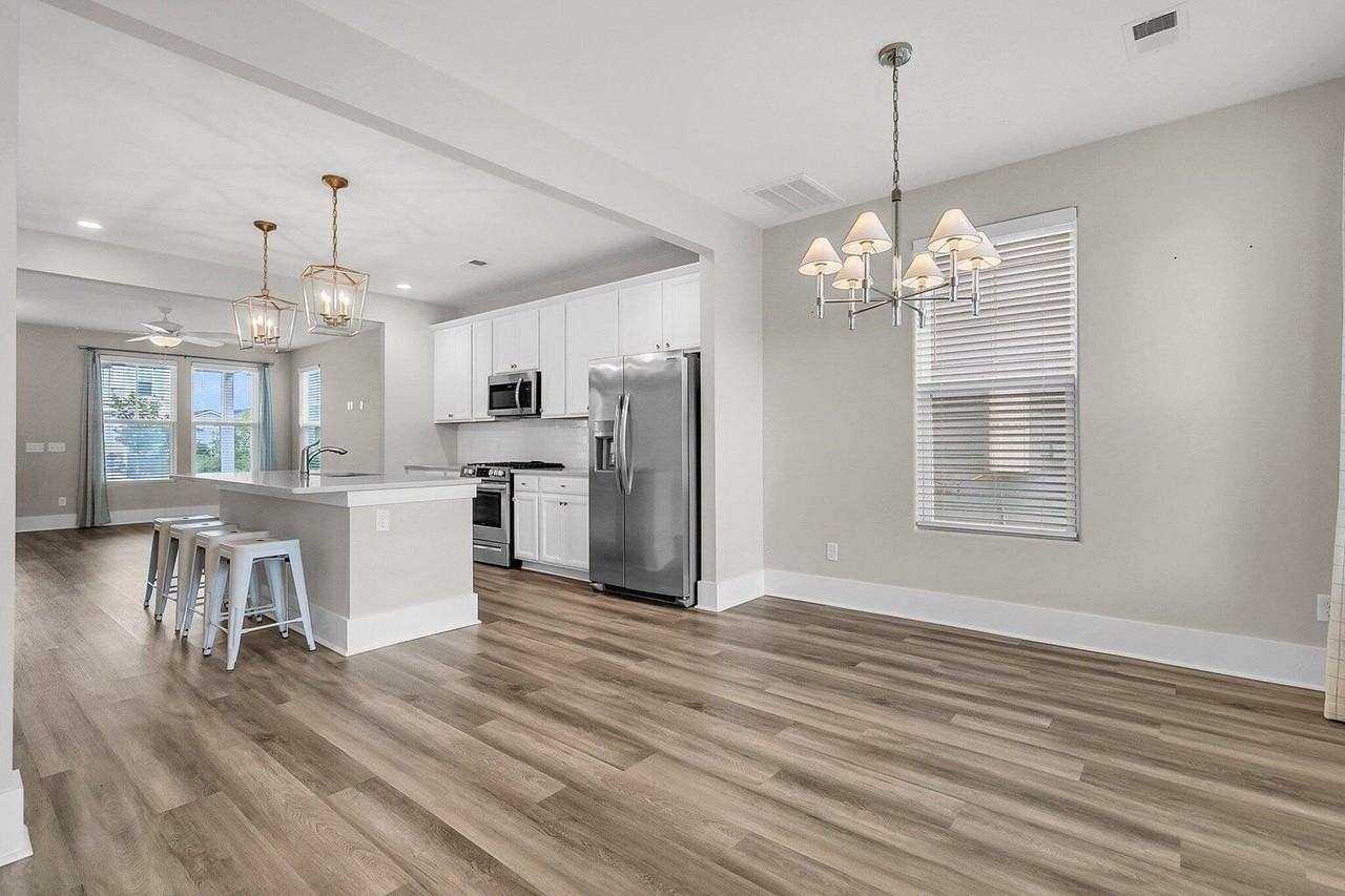 243 Symphony Ave - Photo 5 of 22