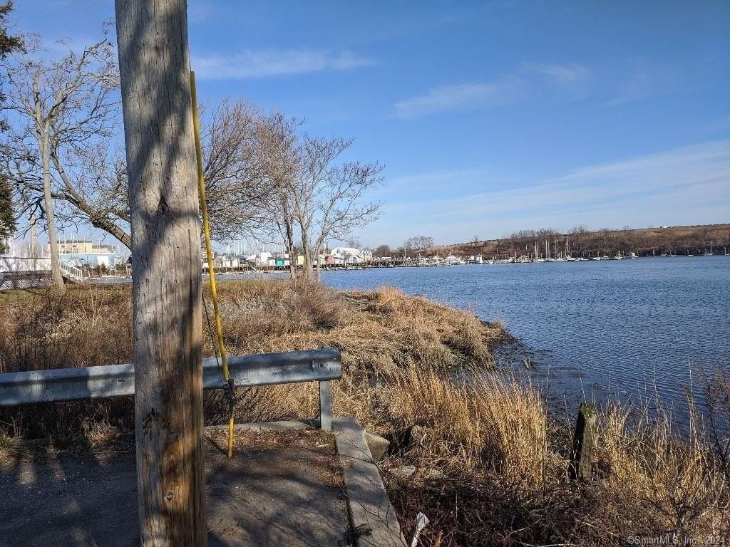 42 Ferris St - Photo 3 of 16