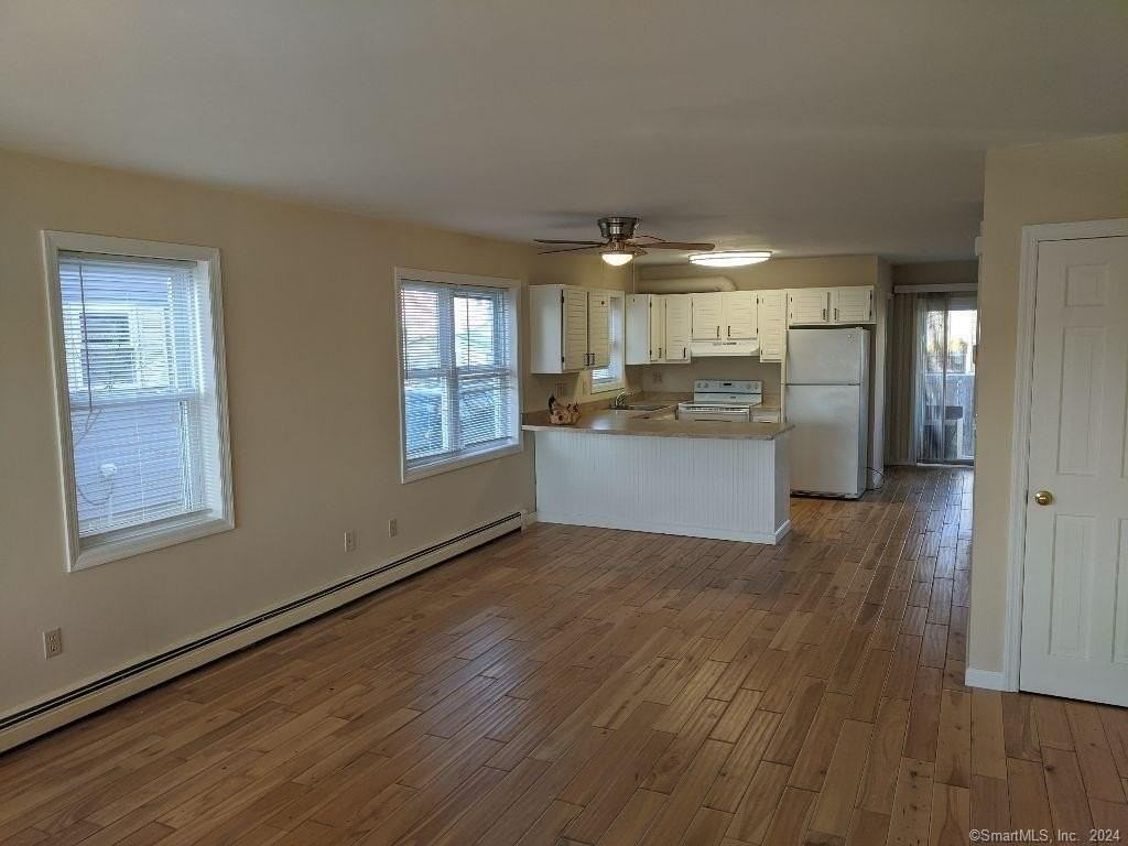 42 Ferris St - Photo 4 of 16