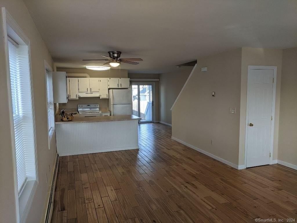 42 Ferris St - Photo 5 of 16