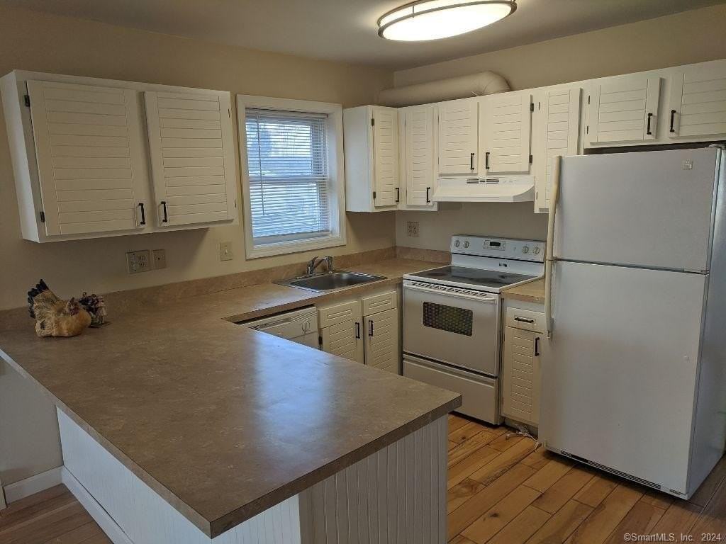 42 Ferris St - Photo 6 of 16