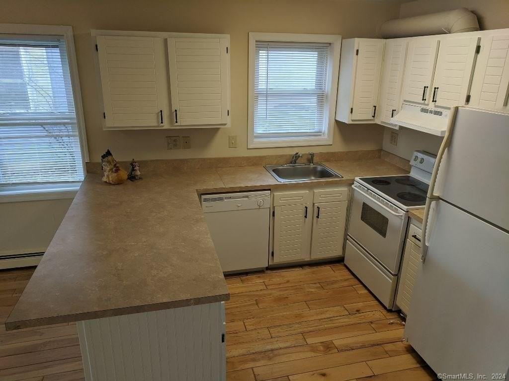42 Ferris St - Photo 7 of 16