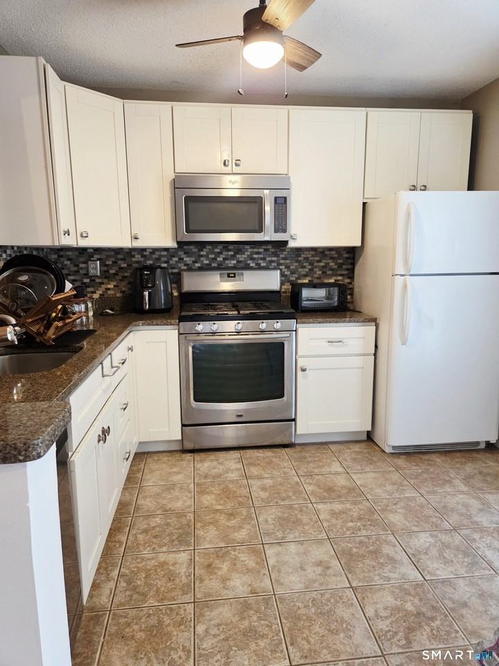 5 Cherokee Ct #5 - Photo 4 of 19