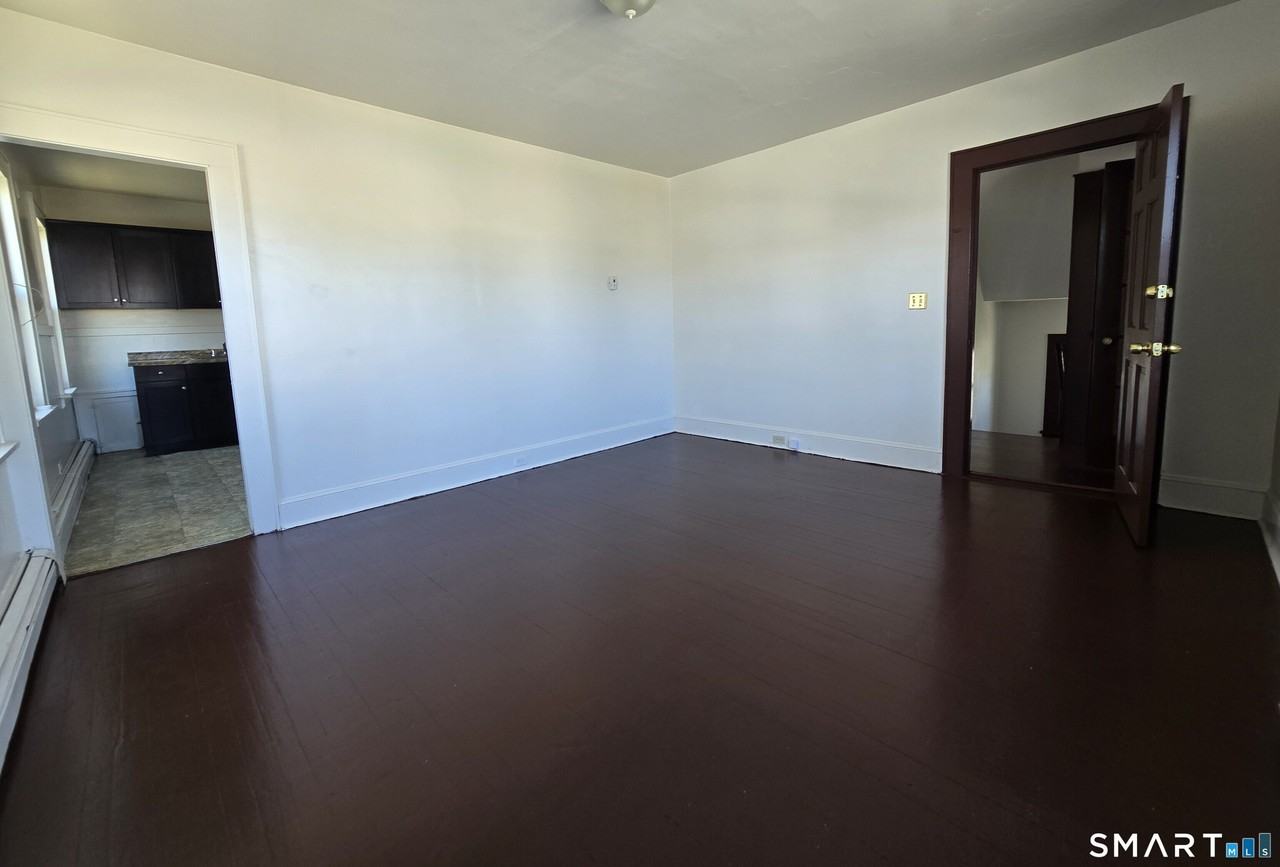 125 Hollister Ave - Photo 5 of 16