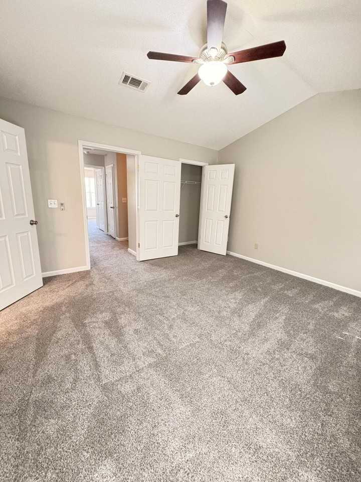 147 Swaying Pine Ct - Photo 5 of 19