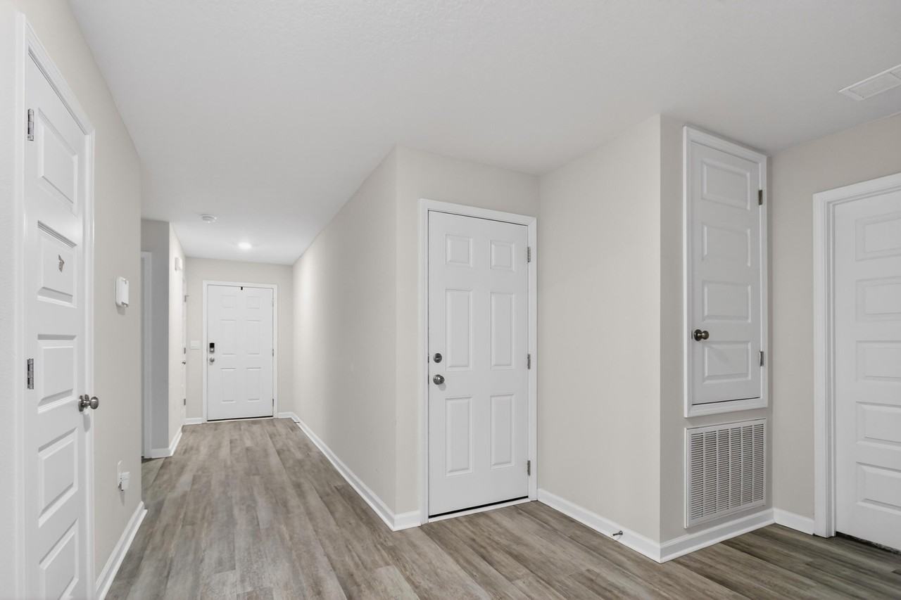 6817 Interlachen Ln - Photo 3 of 38