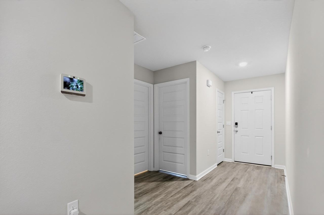 6817 Interlachen Ln - Photo 4 of 38