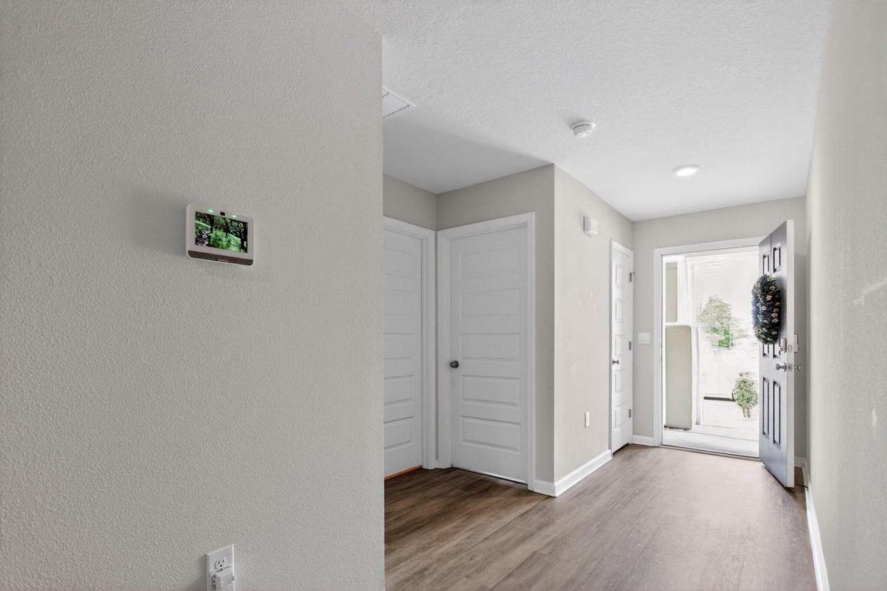 6817 Interlachen Ln - Photo 5 of 38