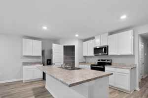 featured image of 6817 Interlachen Ln