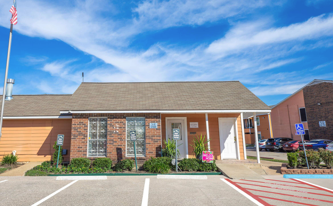 Capewood Apartments - Photo 4 of 50
