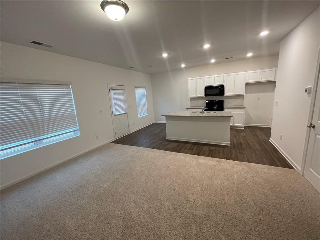 1003 Ramon Dr - Photo 3 of 12