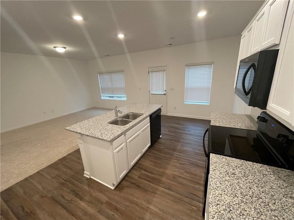 1003 Ramon Dr - Photo 5 of 12