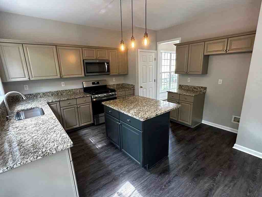 6345 Turfway Dr - Photo 5 of 42