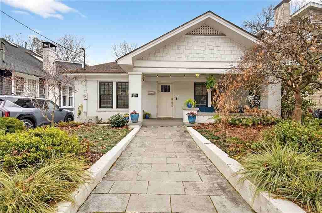 865 Monroe Cir Ne