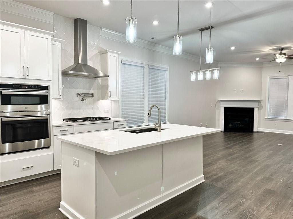 1055 Penny Ln - Photo 3 of 12