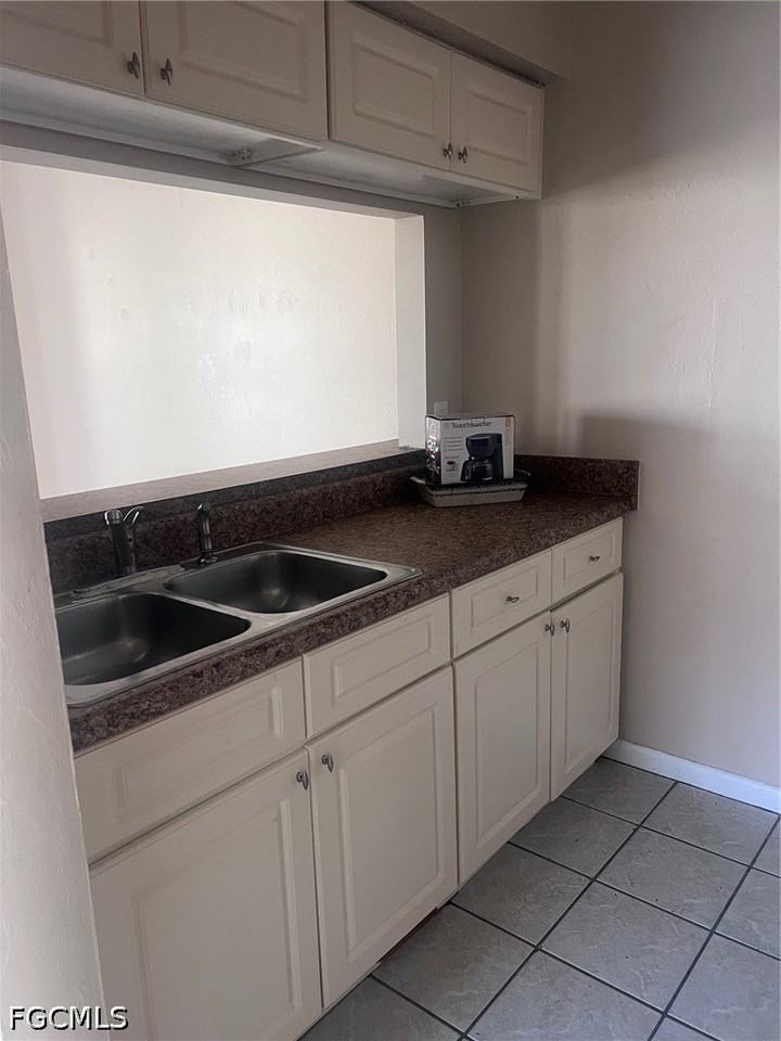 1315 Se 24th Ave - Photo 3 of 11