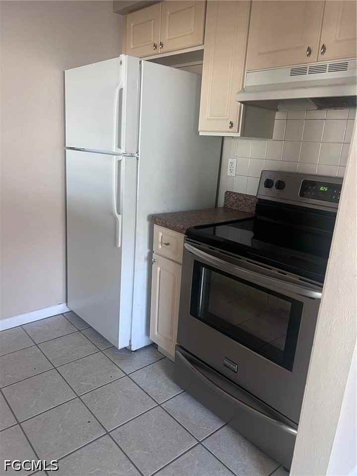 1315 Se 24th Ave - Photo 4 of 11
