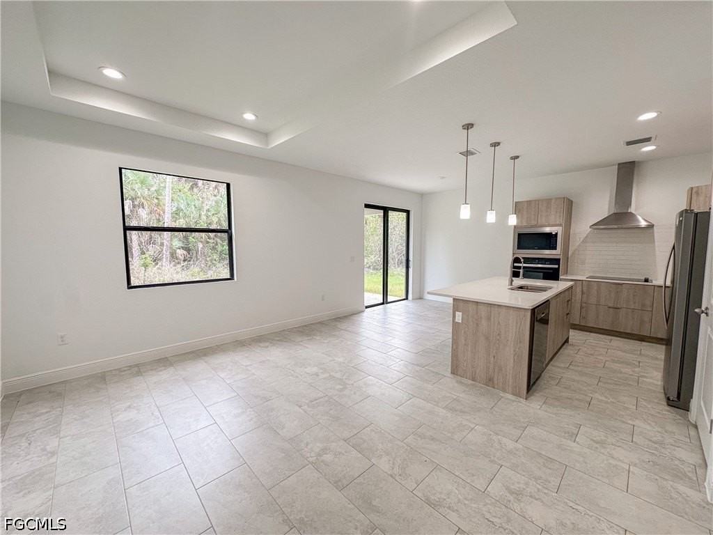 5028 W Tradewinds Cir - Photo 5 of 12