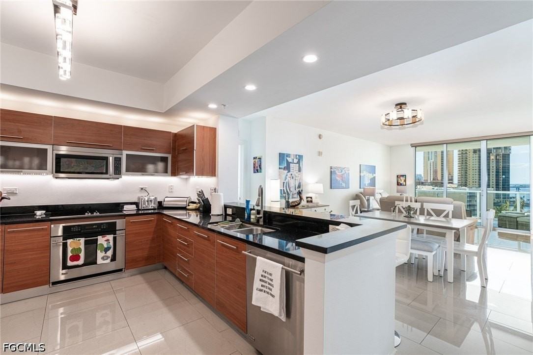 3000 Oasis Grand Blvd #801 - Photo 5 of 45