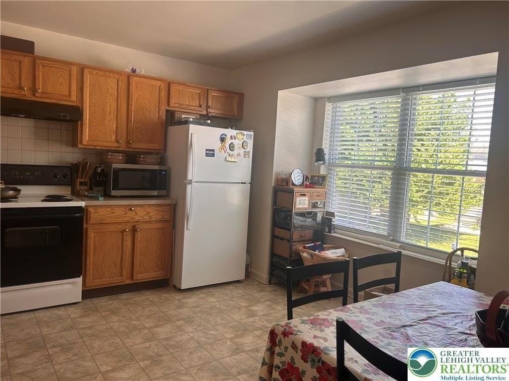 2465 Gillian Ln - Photo 4 of 19