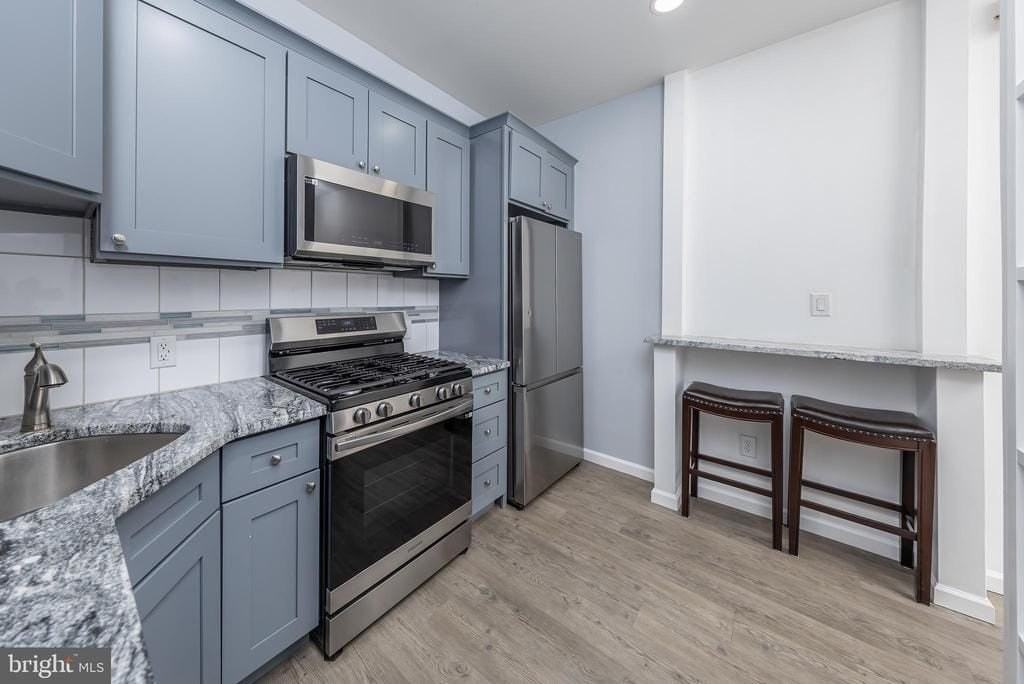504 W Broad St #502A - Photo 7 of 14