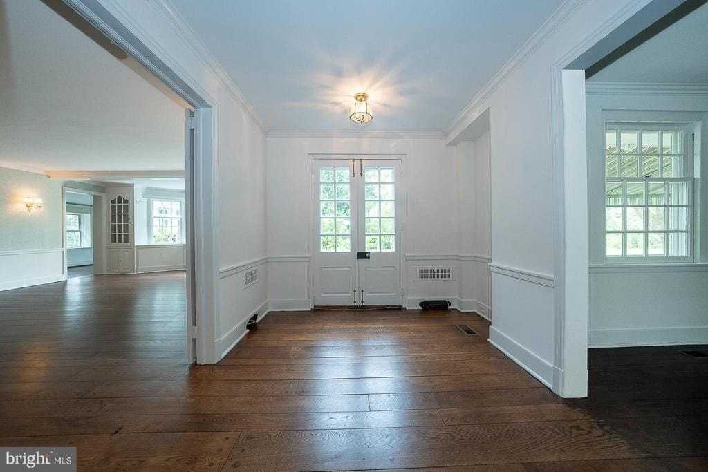 55 Wistar Rd - Photo 3 of 50