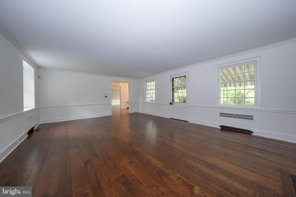 55 Wistar Rd - Photo 7 of 50