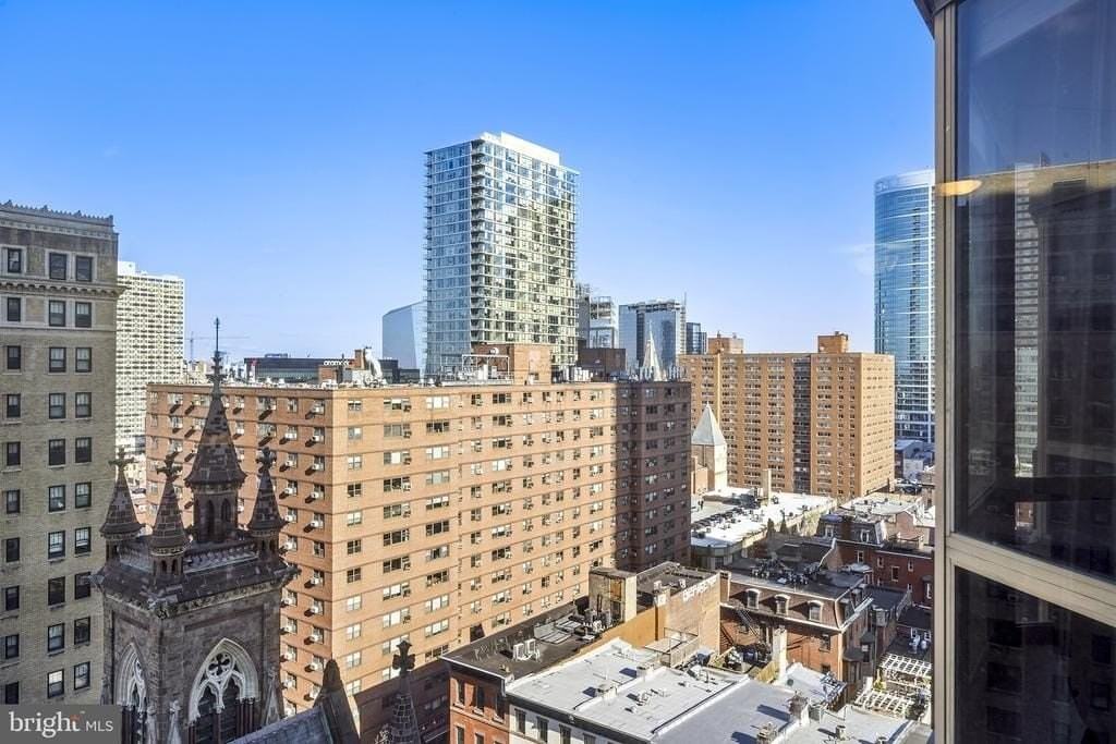 201832 Walnut St #16J - Photo 6 of 17