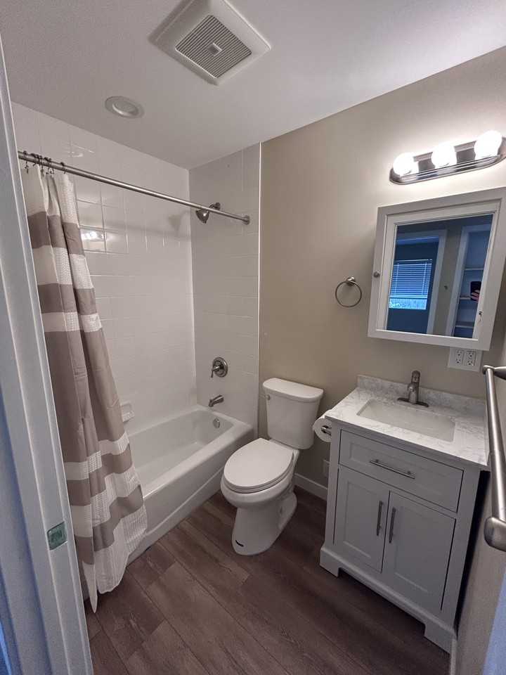 1557 Southwood Dr #1 - Photo 6 of 15