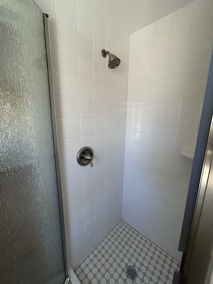 1557 Southwood Dr #1 - Photo 7 of 15