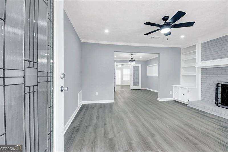 1406 Sycamore Dr Nw - Photo 3 of 34