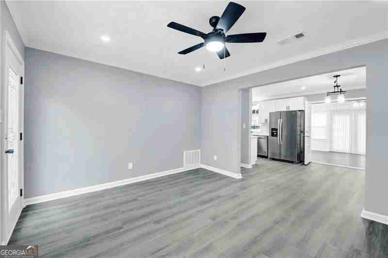 1406 Sycamore Dr Nw - Photo 5 of 34