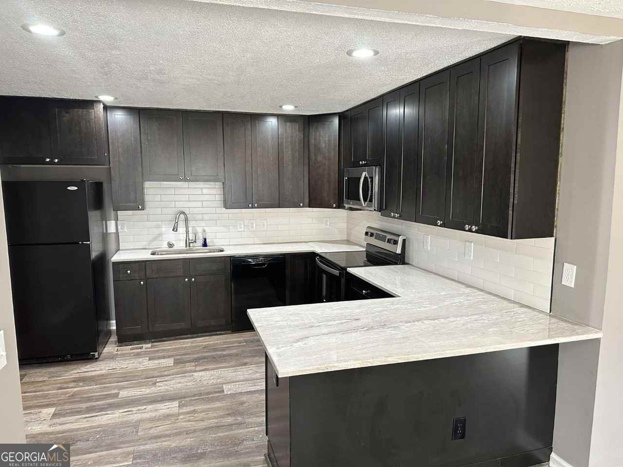 1545 Gaylor Dr Se - Photo 3 of 30