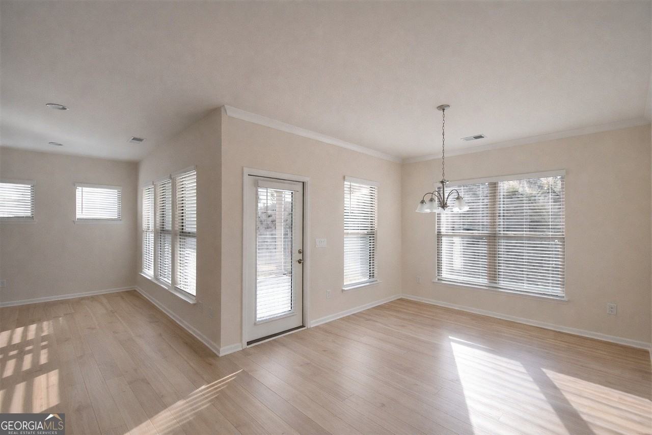 217 Florence Rd - Photo 4 of 28