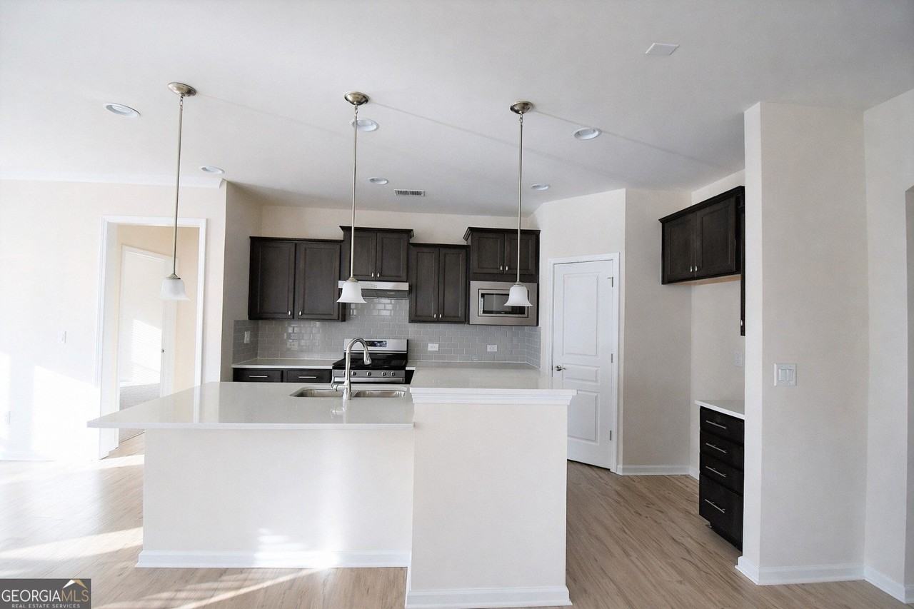 217 Florence Rd - Photo 5 of 28