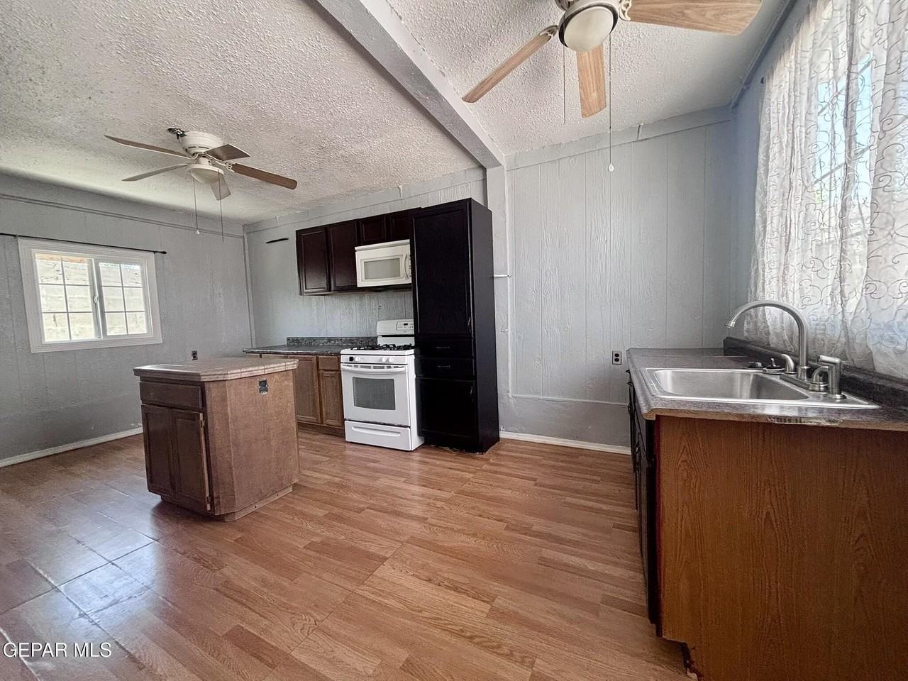 14565 Hendrik Dr #B - Photo 6 of 16
