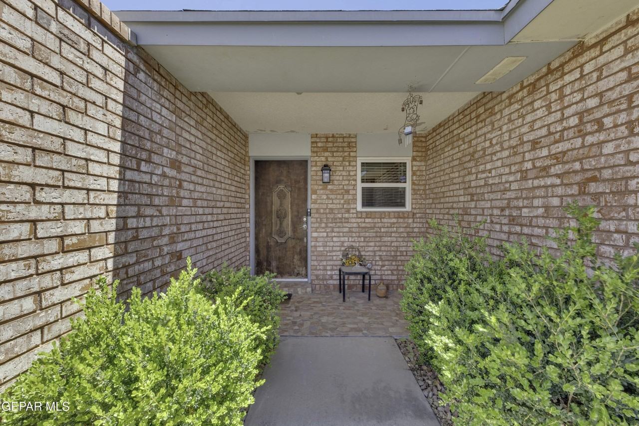 7112 Ramada Dr - Photo 2 of 29