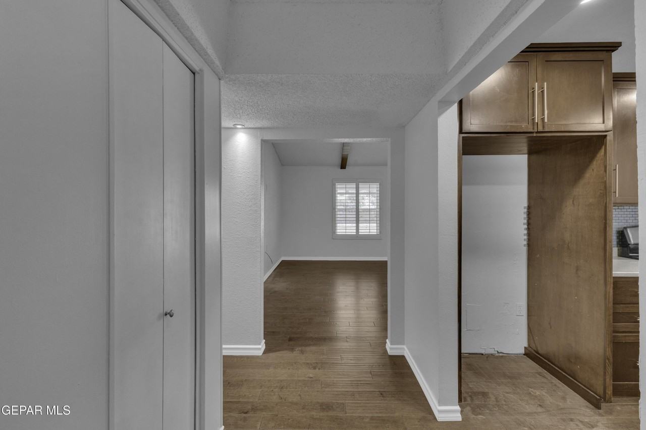7112 Ramada Dr - Photo 5 of 29