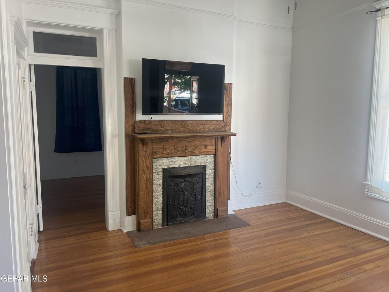 110 W Nevada Ave - Photo 2 of 8