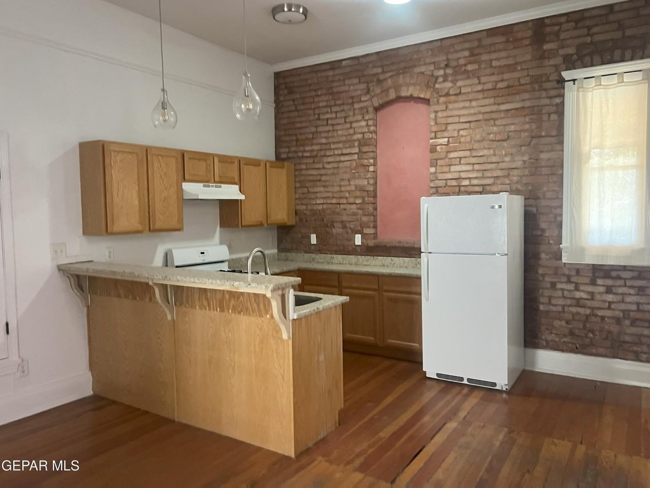 110 W Nevada Ave - Photo 3 of 8