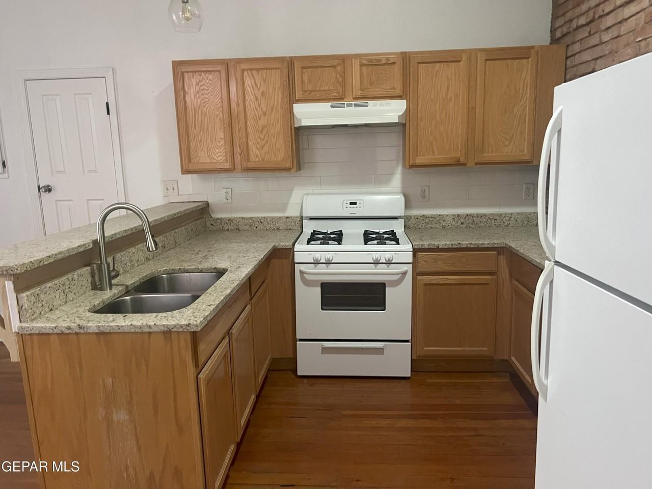 110 W Nevada Ave - Photo 5 of 8